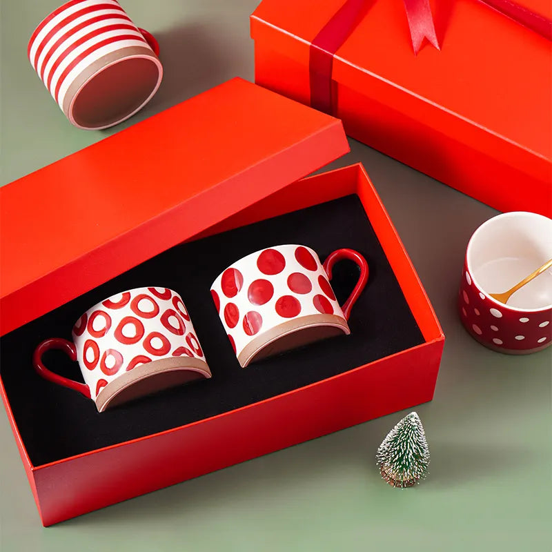 مجموعة أكواب سيراميك يابانية مرسومة يدويًا مع صندوق هدايا للزوجين
