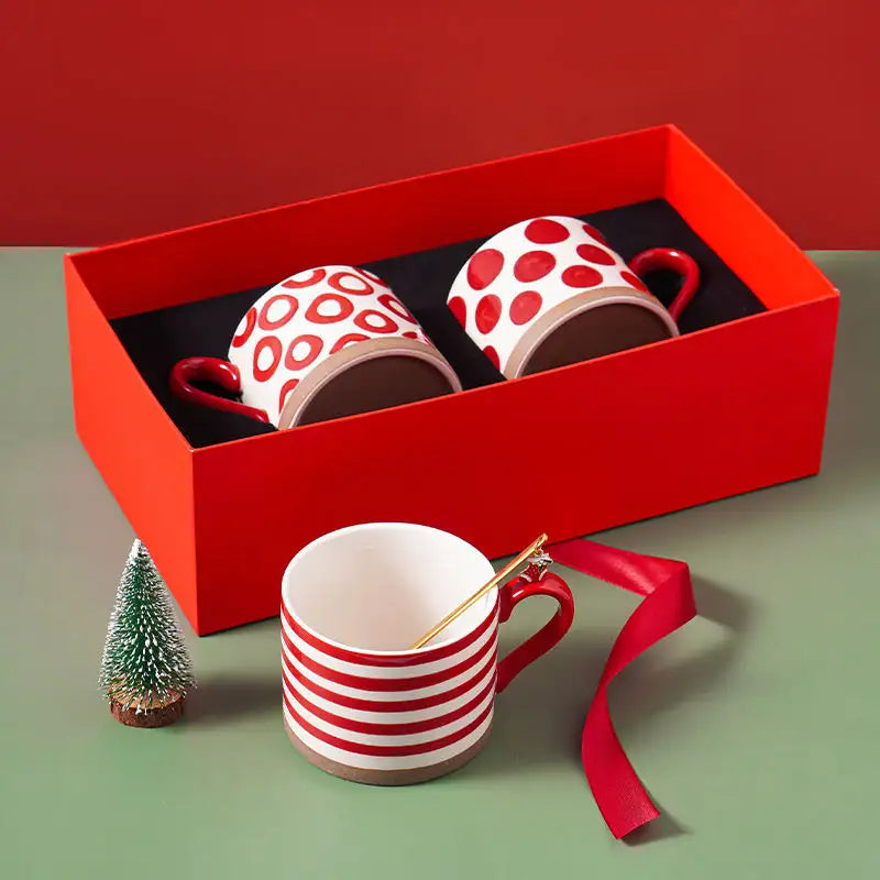 مجموعة أكواب سيراميك يابانية مرسومة يدويًا مع صندوق هدايا للزوجين