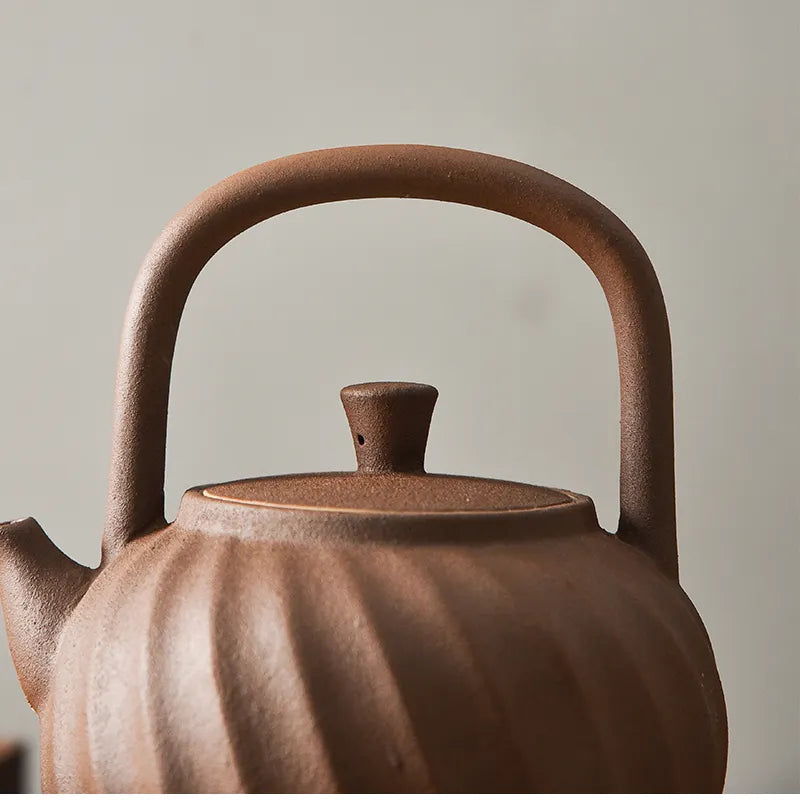 Chinese Traditional Ceramic Teapot Rotating Stripe Pattern Pots