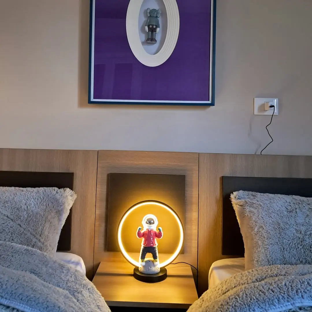 Resin Astronaut Figurines Table Lamp, Iron Base With USB Plug and Switch
