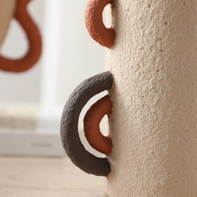 Geometric Sand-Textured Ring Vase – Artistic Flower Arrangement & Home Decor