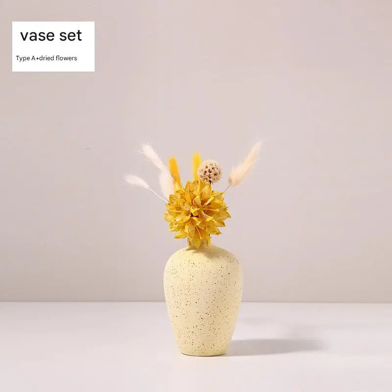 مزهرية سيراميك صغيرة من موراندي