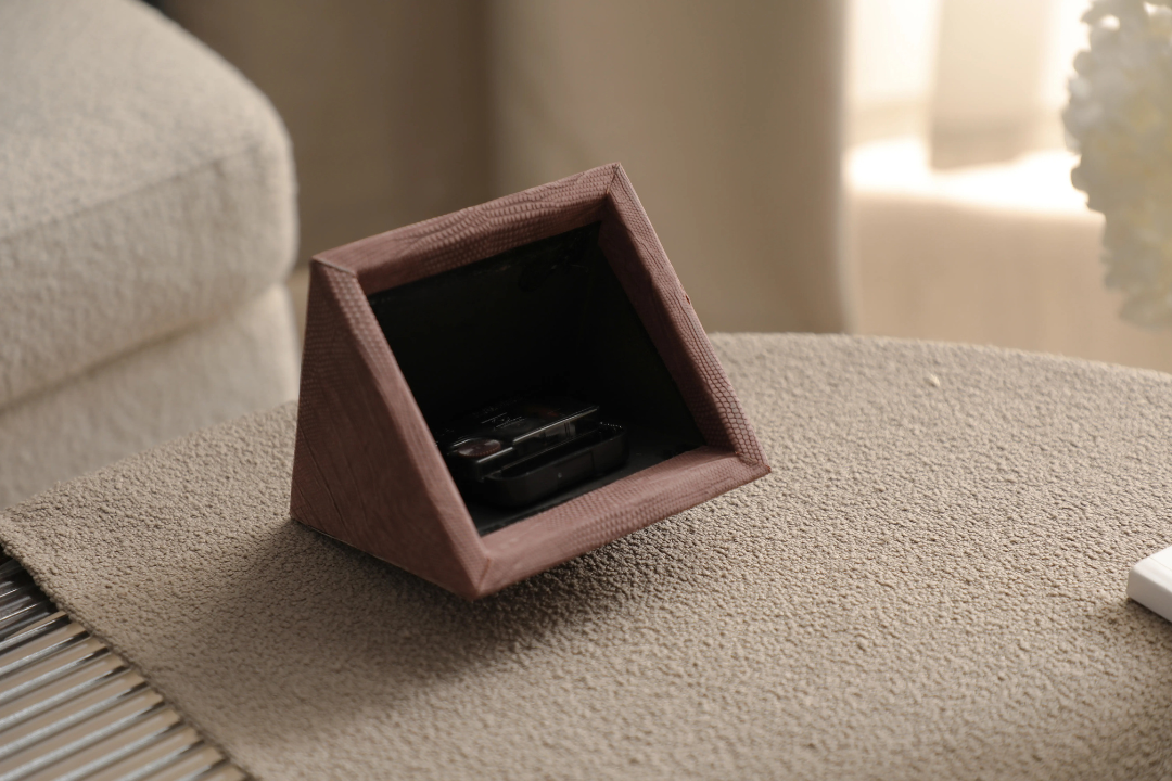 Italian Geometric Art Leather Table Clock