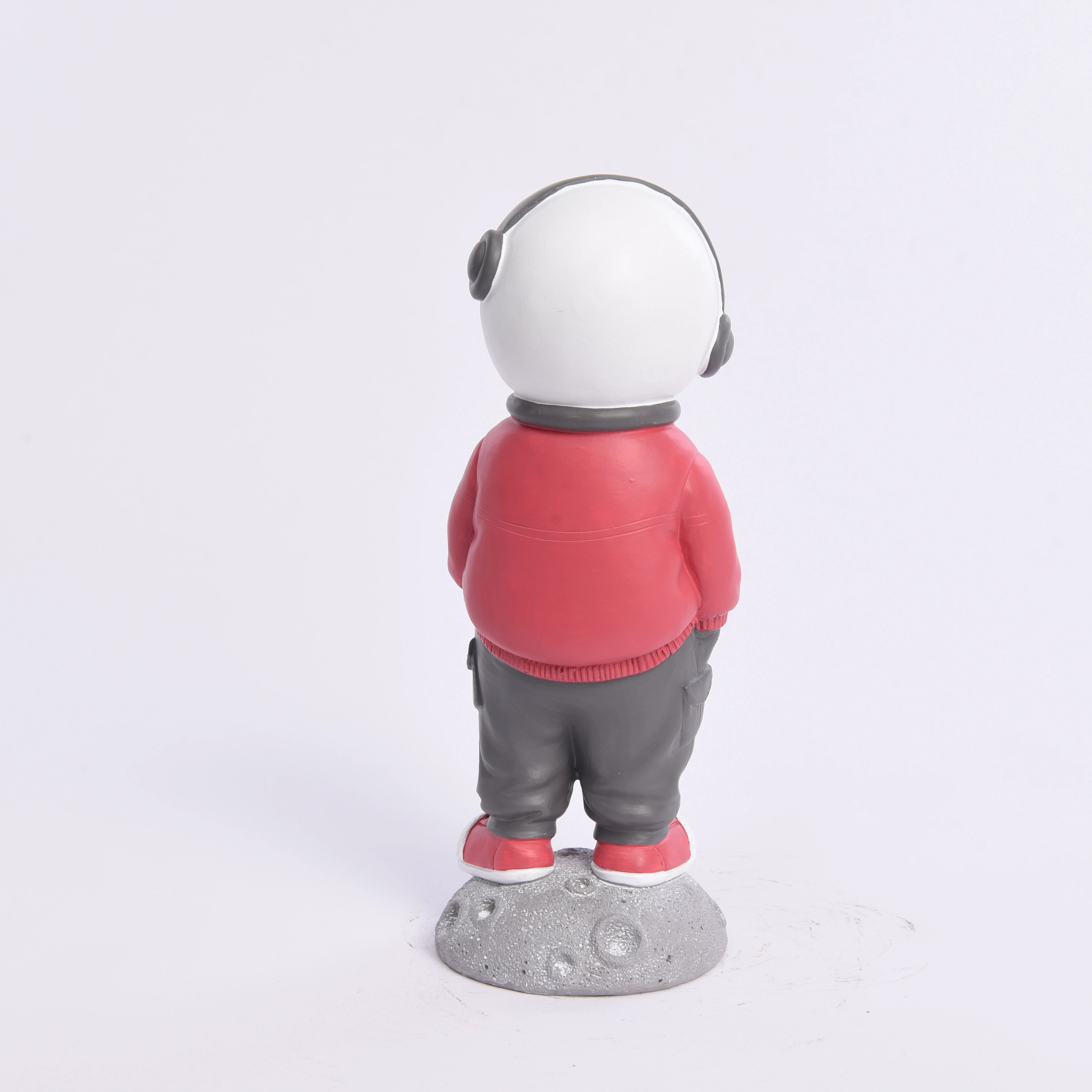 تماثيل صغيرة لرواد الفضاء من نوع الهيب هوب