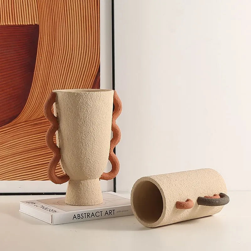 Geometric Sand-Textured Ring Vase – Artistic Flower Arrangement & Home Decor