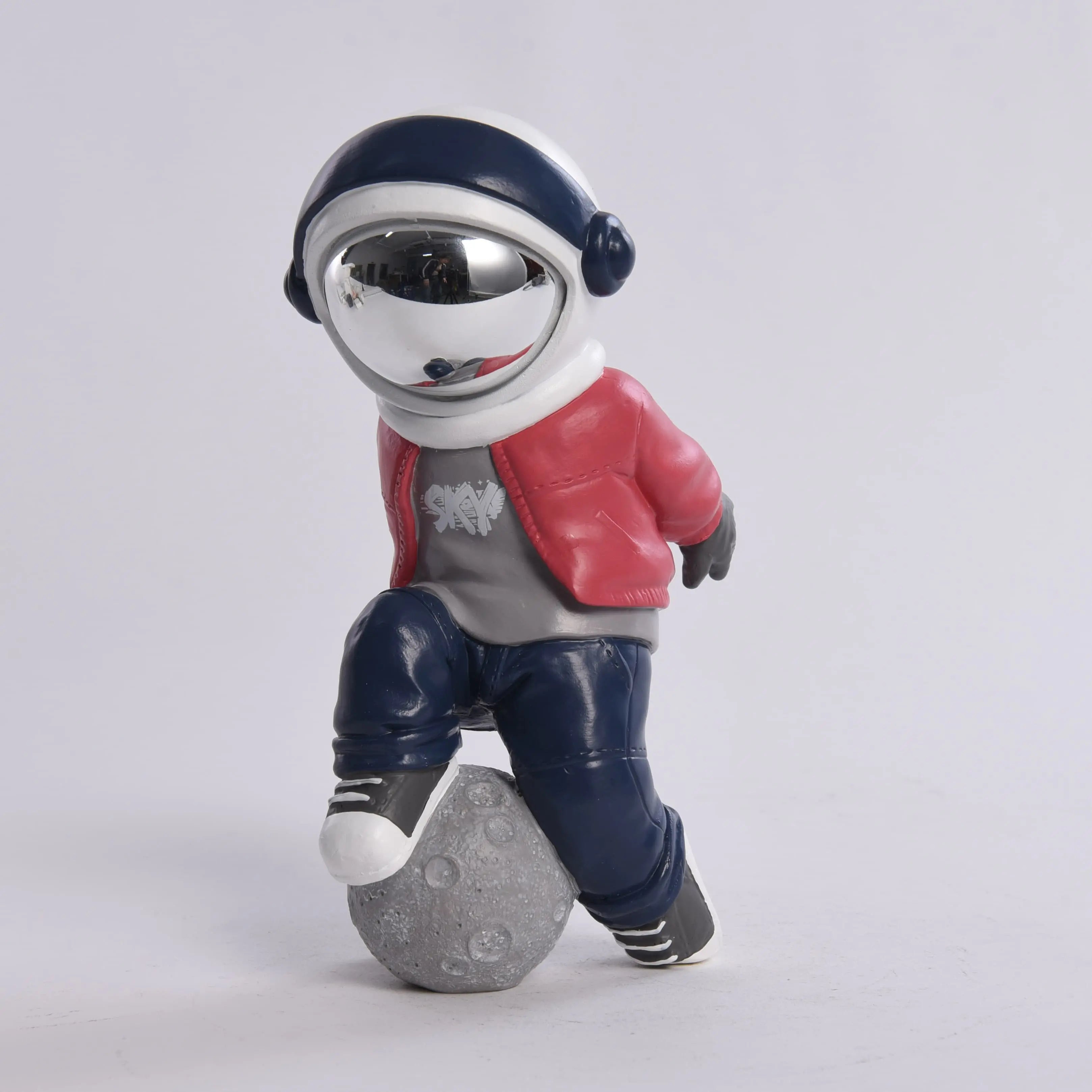 Football Astronaut Mannequin Figurines – Cute Space-Themed Decorative Sculptures & Crafts