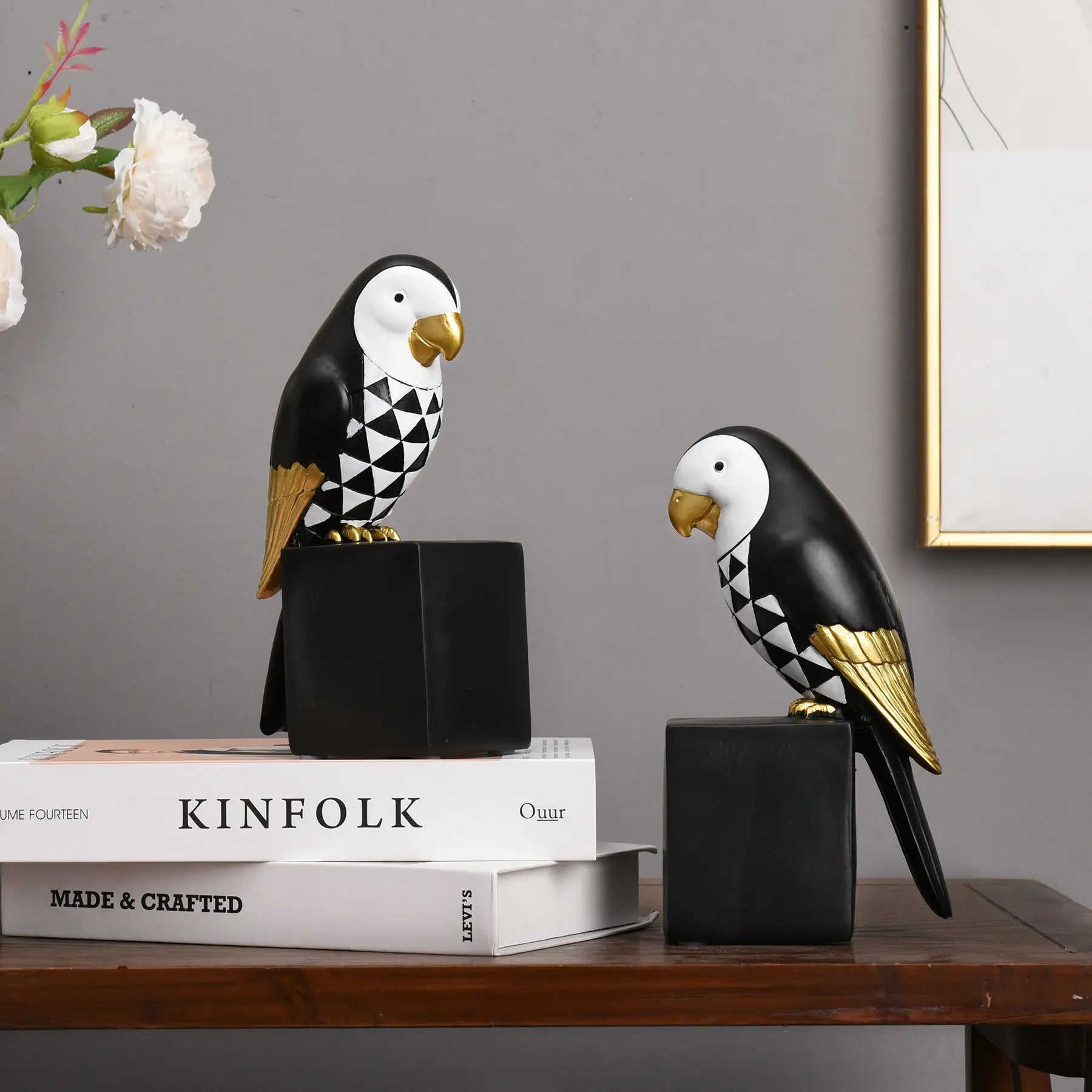 Kakizzy Luxury Resin Parrot Statue – Elegant Office Desk & Book File Decor