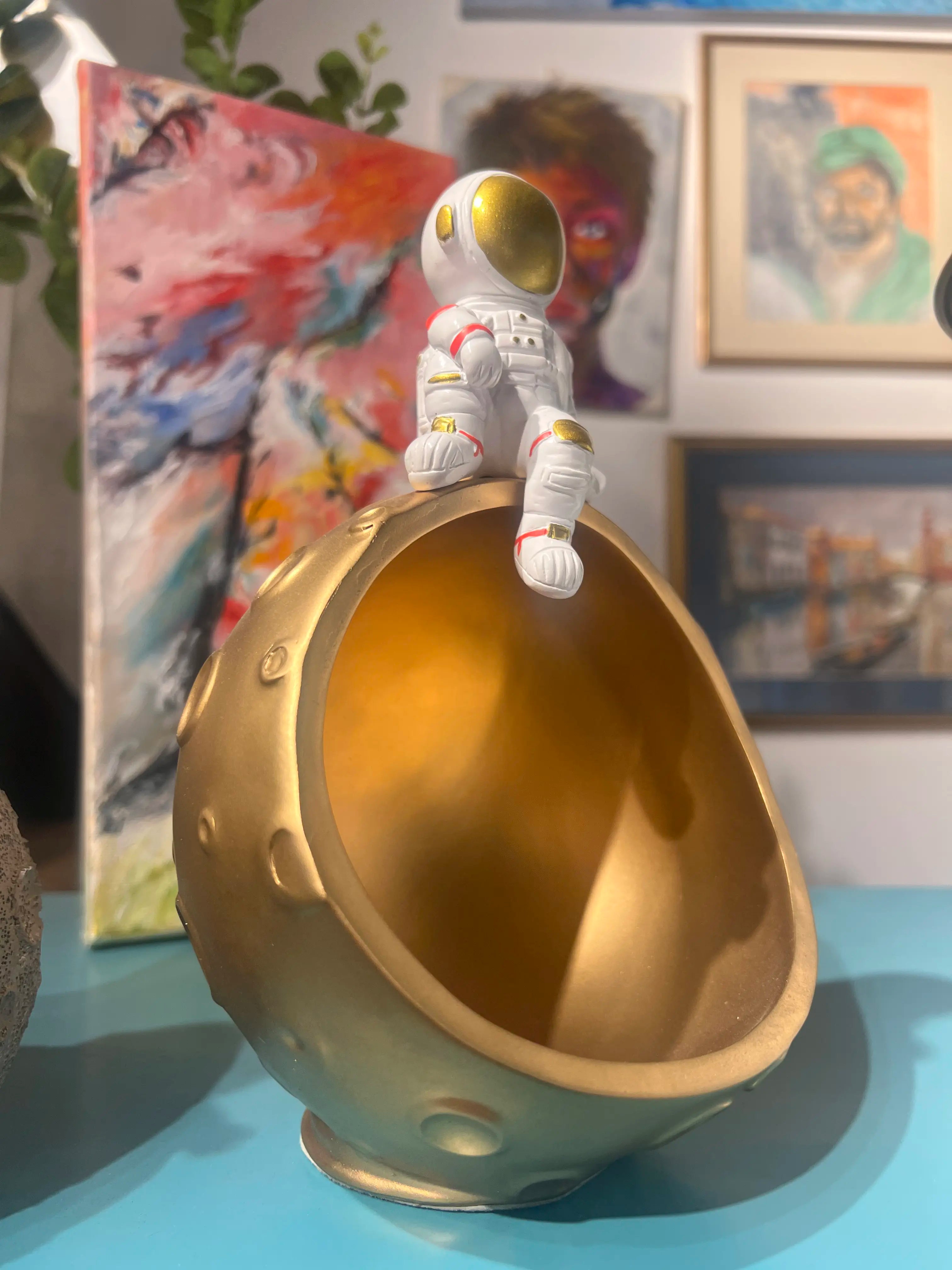 Astronaut Modern Resin crafts home office desk storage ornaments