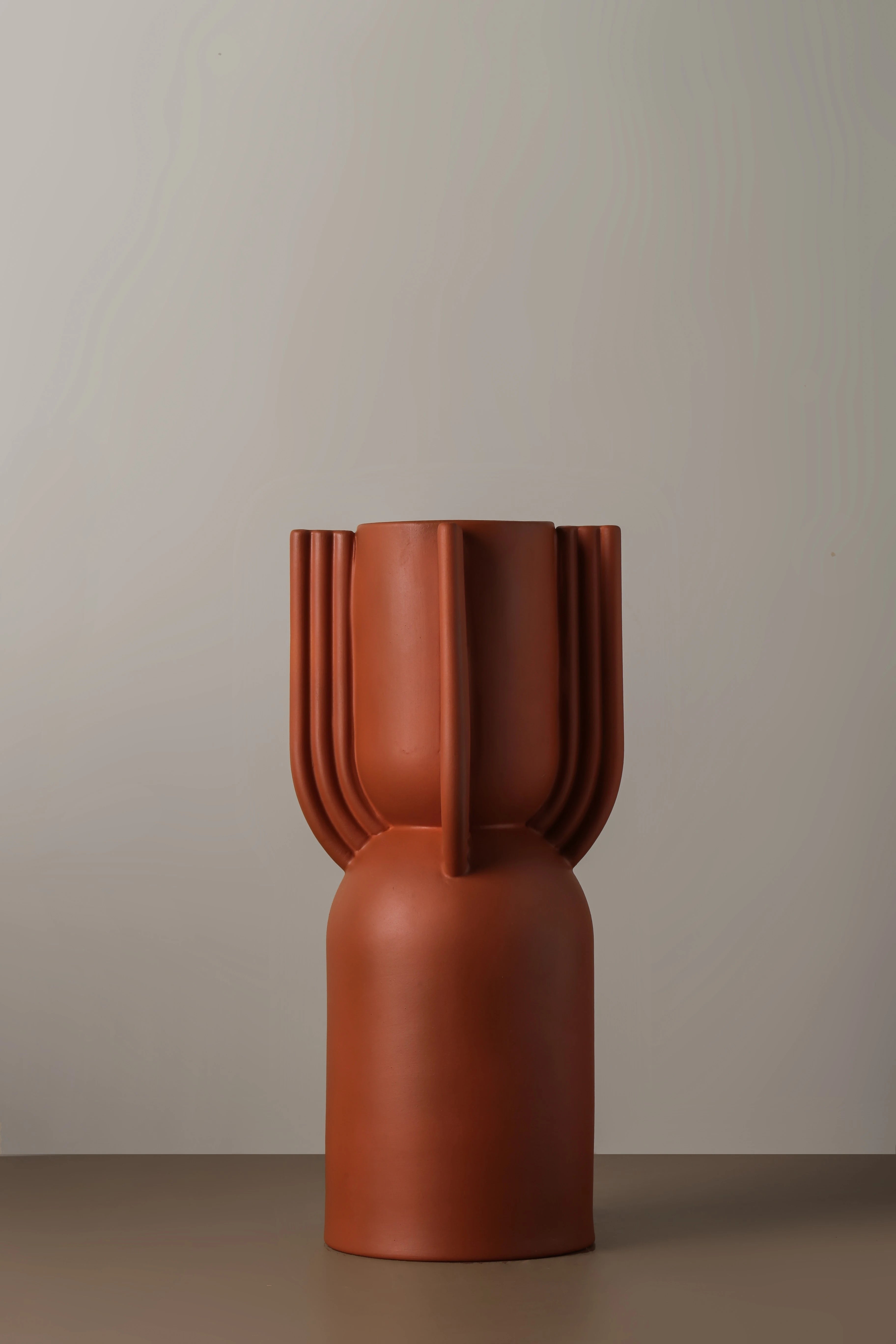 مزهرية زهور إبداعية على شكل آذان تركية