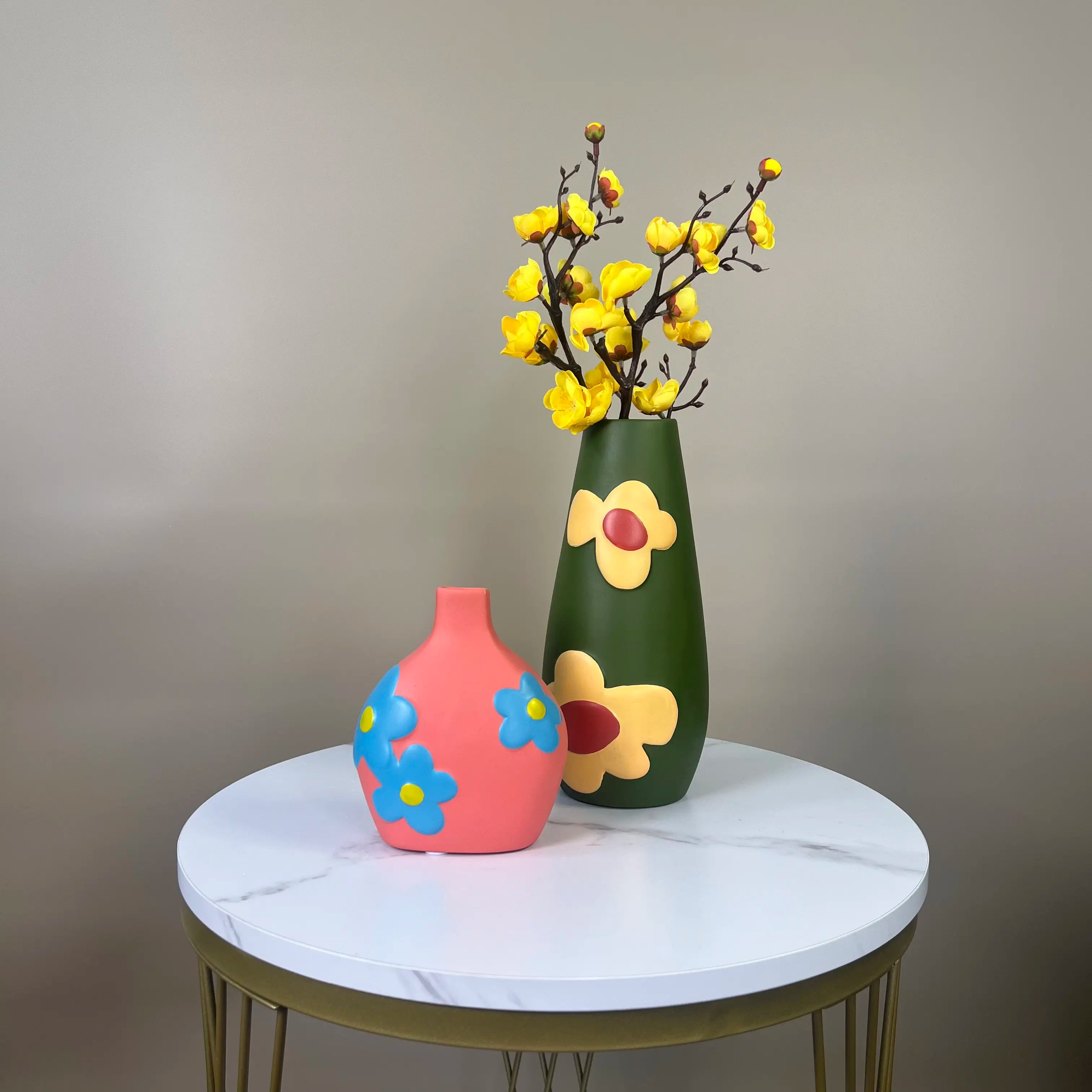 مزهرية زهرية مرسومة يدويا