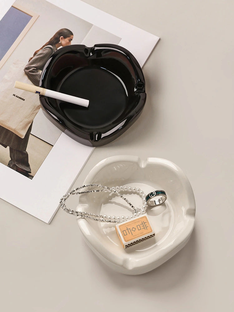 Luxury Ceramic Ashtray Ornaments Black and White