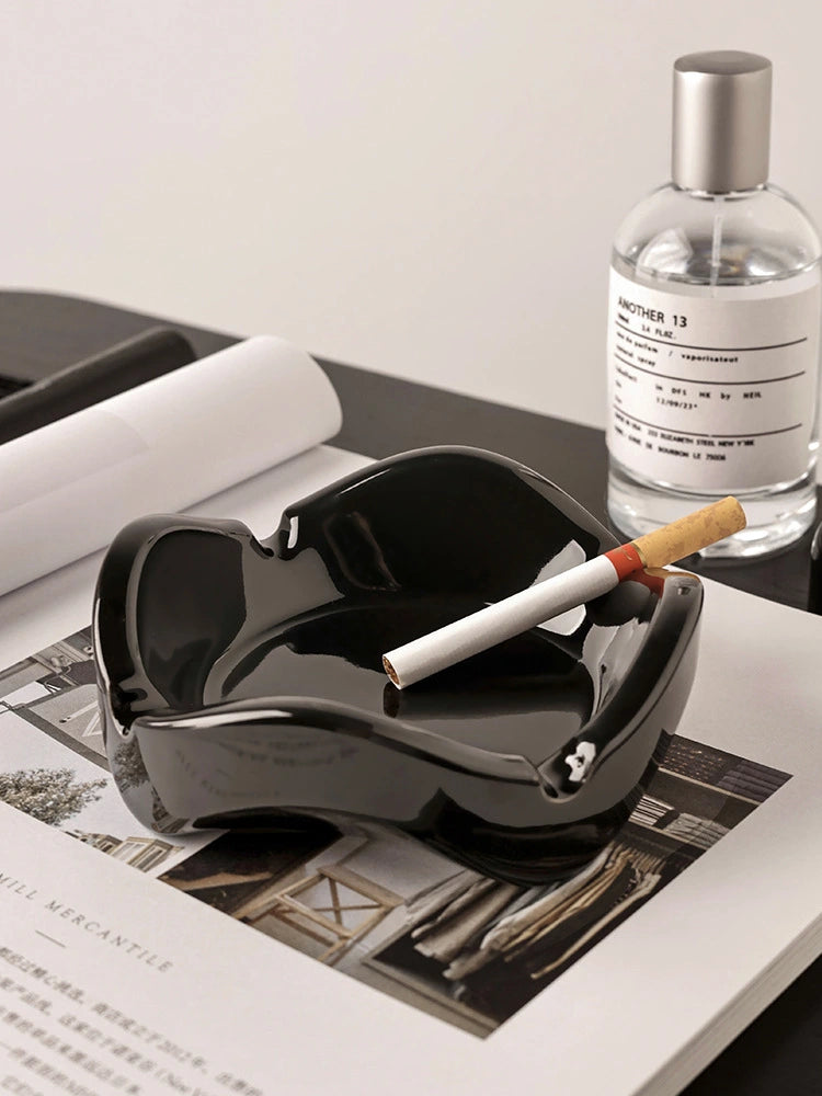 Luxury Ceramic Ashtray Ornaments Black and White