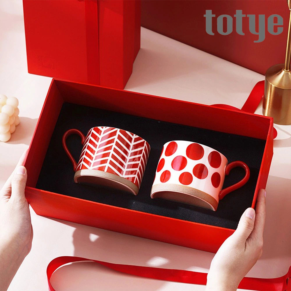 مجموعة أكواب سيراميك يابانية مرسومة يدويًا مع صندوق هدايا للزوجين