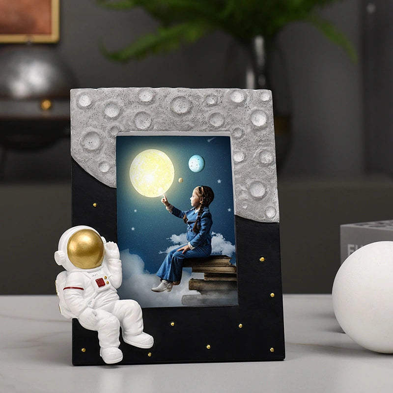 Astronaut Photo Frame Gold