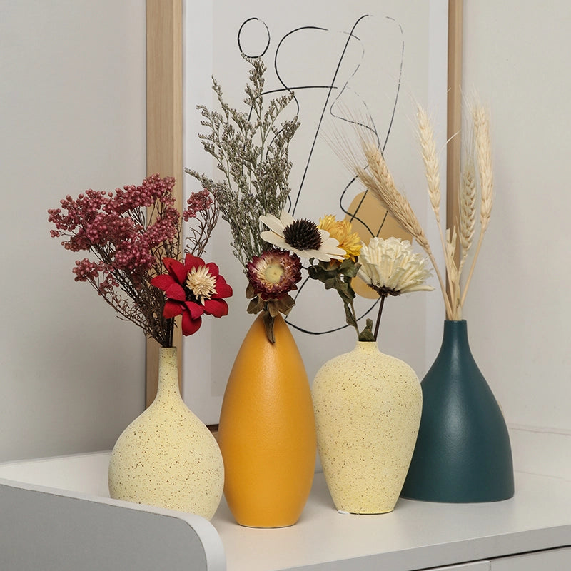 مزهرية سيراميك صغيرة من موراندي